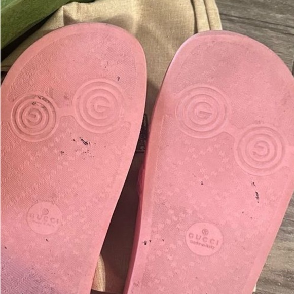 Pink Gucci slides in great condition - Picture 3 of 3